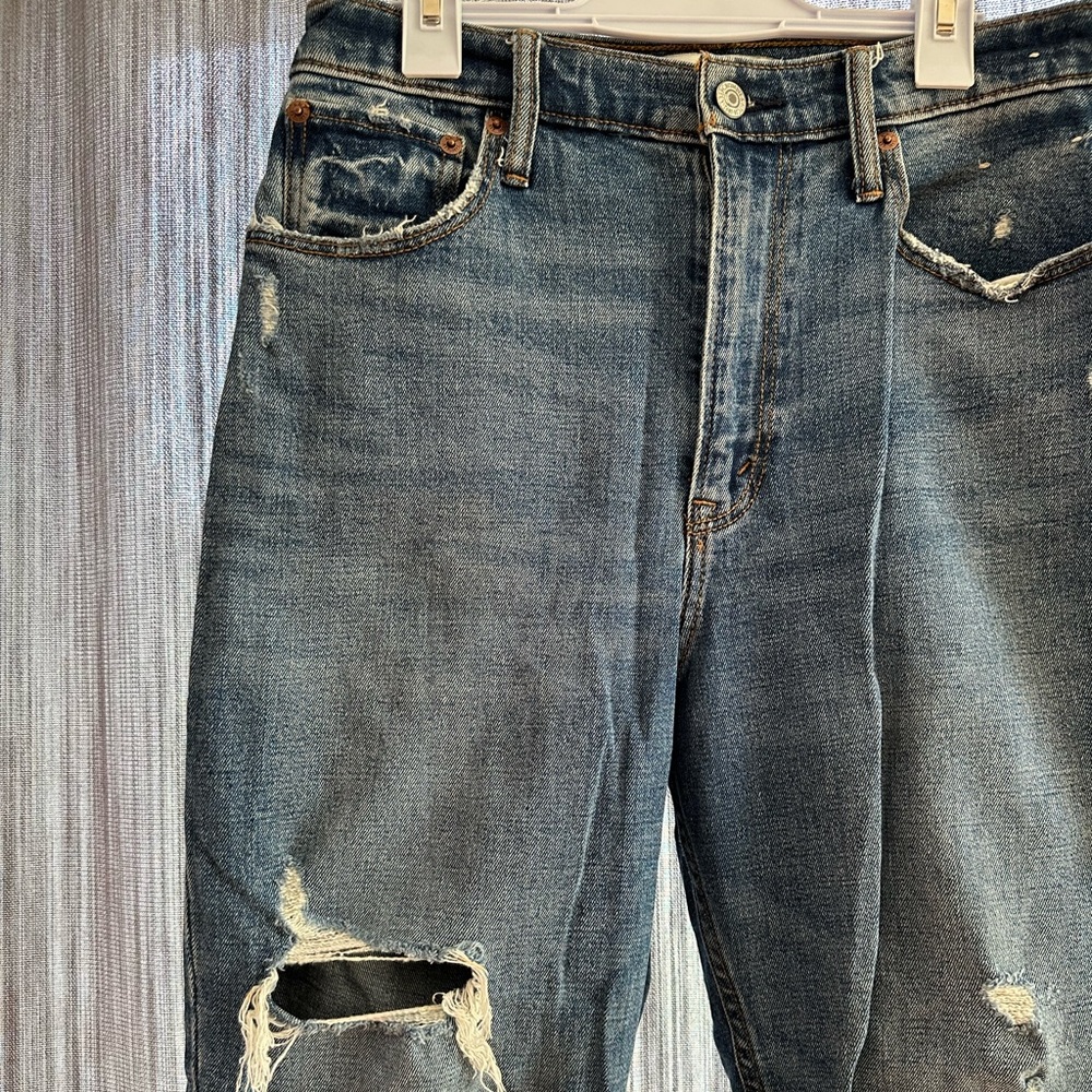 A&F Ankle Straight Curvy Love Jeans